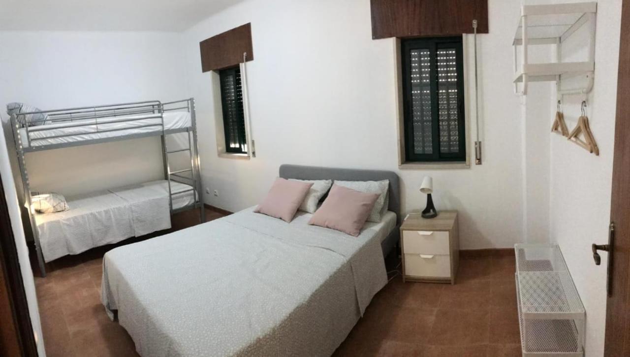 Casa Mineira Guest House Феррейраш Экстерьер фото