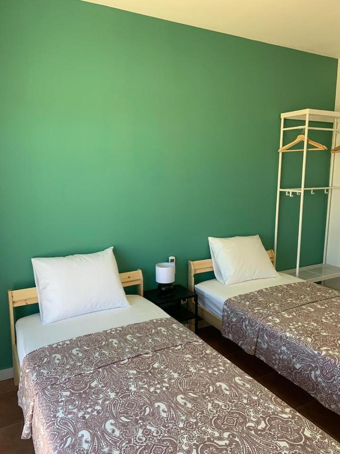 Casa Mineira Guest House Феррейраш Экстерьер фото